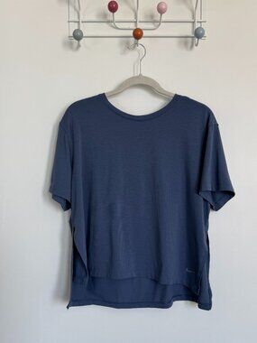 nike yoga dri-fit t-shirt blue size L